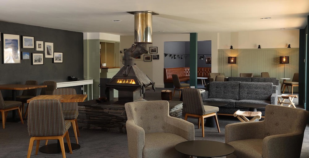 Lounge and Bar Lounge and Bar